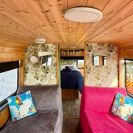 Bus Кемпинг Ballinadee